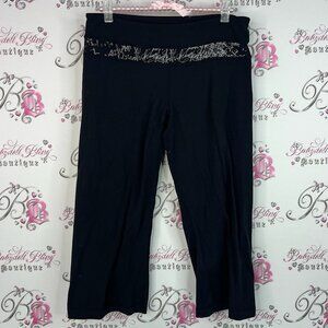 Lululemon capri reversible 2 way Black Yoga Pants with White Patterned Waistband
